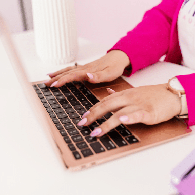 Virtual Beauty Expert typing on keyboard